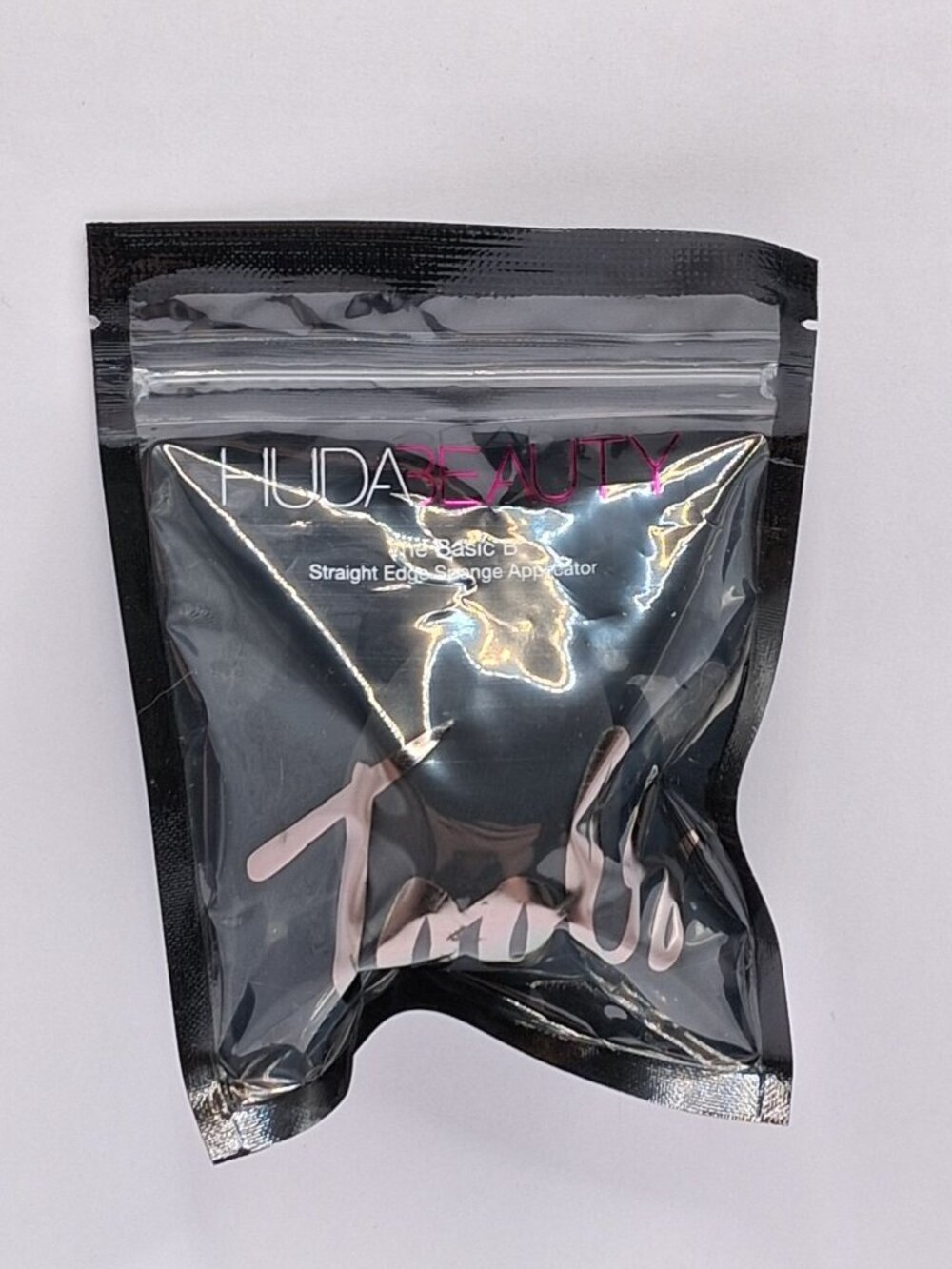 Huda Beauty The Basic B Straight Edge Sponge Applicator Black Sealed New